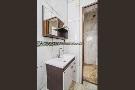 Casa à venda com 178m², 4 quartos e 1 vaga Casa à venda com 178m², 4 quartos e 1 vagaBanheiro Social