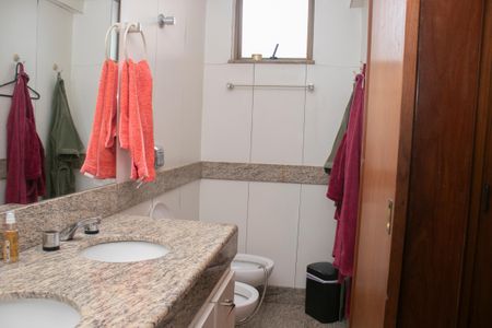 Apartamento à venda com 147m², 3 quartos e 3 vagasBanheiro da Suíte