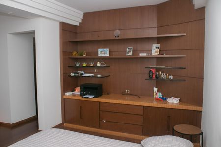 Suíte de apartamento à venda com 3 quartos, 147m² em Serra, Belo Horizonte
