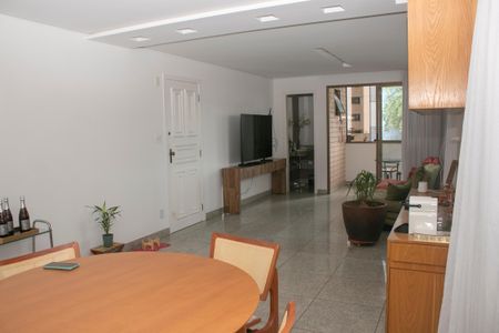 Sala de apartamento à venda com 3 quartos, 147m² em Serra, Belo Horizonte