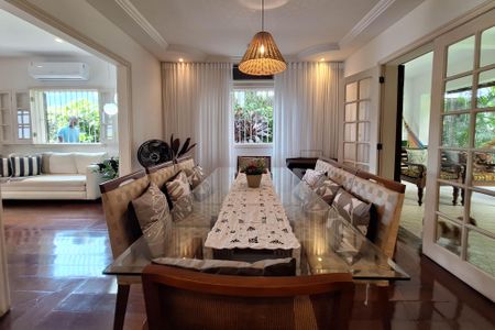 Casa à venda com 420m², 4 quartos e 4 vagas Casa à venda com 420m², 4 quartos e 4 vagasSala 2