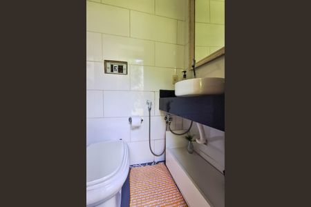 Casa à venda com 420m², 4 quartos e 4 vagas Casa à venda com 420m², 4 quartos e 4 vagasBanheiro 1