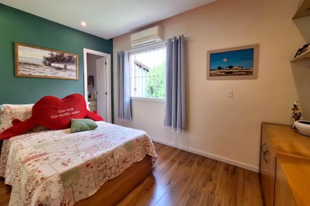 Casa à venda com 420m², 4 quartos e 4 vagas Casa à venda com 420m², 4 quartos e 4 vagasSuíte 1