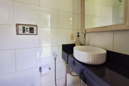 Casa à venda com 420m², 4 quartos e 4 vagas Casa à venda com 420m², 4 quartos e 4 vagasBanheiro 1