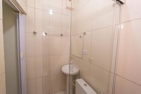 Banheiro de casa para alugar com 1 quarto, 54m² em Vila Robertina, São Paulo