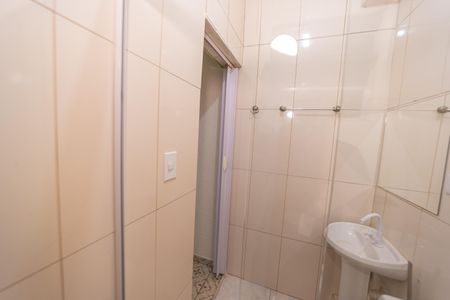 Banheiro de casa para alugar com 1 quarto, 54m² em Vila Robertina, São Paulo