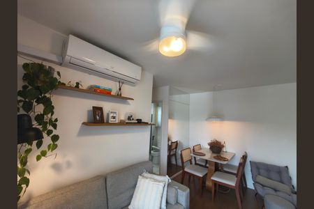 Sala de apartamento à venda com 2 quartos, 43m² em Barra Olímpica, Rio de Janeiro