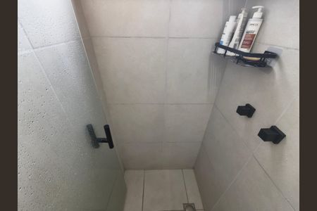 Apartamento à venda com 43m², 2 quartos e 1 vaga Apartamento à venda com 43m², 2 quartos e 1 vagaBanheiro