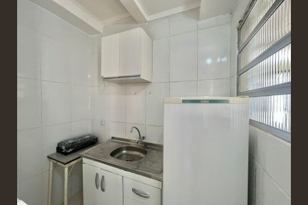 Cozinha de kitnet/studio para alugar com 1 quarto, 27m² em Cidade Universitária, Campinas