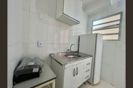 Cozinha de kitnet/studio para alugar com 1 quarto, 27m² em Cidade Universitária, Campinas