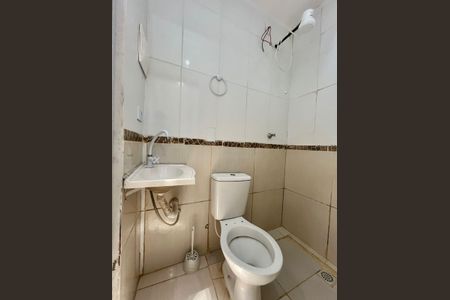 Banheiro de kitnet/studio para alugar com 1 quarto, 27m² em Cidade Universitária, Campinas
