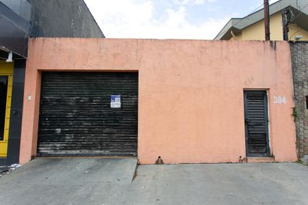 Casa para alugar com 100m², 2 quartos e 3 vagasFachada