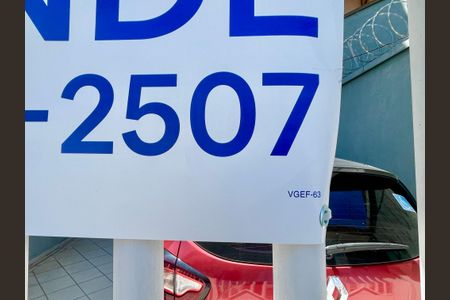 Casa à venda com 136m², 3 quartos e 3 vagas Casa à venda com 136m², 3 quartos e 3 vagasCódigo da placa VGEF-63