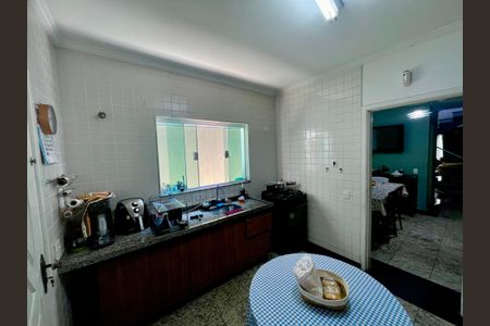 Casa à venda com 136m², 3 quartos e 3 vagas Casa à venda com 136m², 3 quartos e 3 vagasCozinha