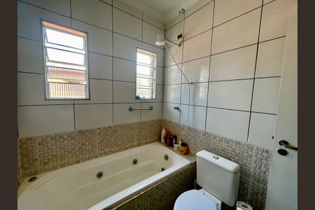 Casa à venda com 136m², 3 quartos e 3 vagas Casa à venda com 136m², 3 quartos e 3 vagasBanheiro 3