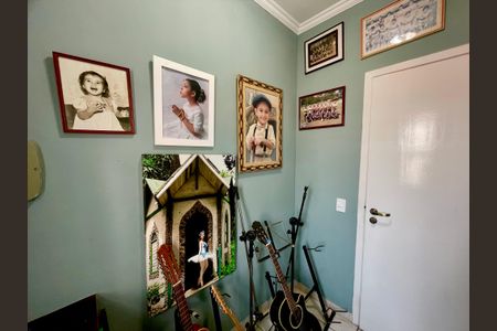 Casa à venda com 136m², 3 quartos e 3 vagas Casa à venda com 136m², 3 quartos e 3 vagasEscritório