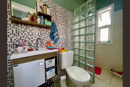 Casa à venda com 136m², 3 quartos e 3 vagas Casa à venda com 136m², 3 quartos e 3 vagasBanheiro 1