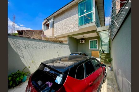 Casa à venda com 136m², 3 quartos e 3 vagas Casa à venda com 136m², 3 quartos e 3 vagasGaragem