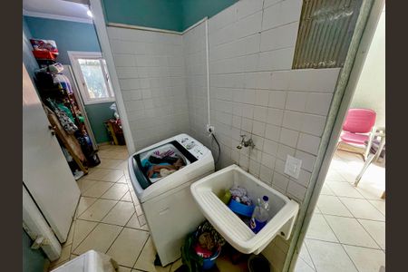 Casa à venda com 136m², 3 quartos e 3 vagas Casa à venda com 136m², 3 quartos e 3 vagasÁrea de Serviço