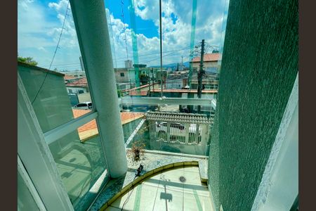 Casa à venda com 136m², 3 quartos e 3 vagas Casa à venda com 136m², 3 quartos e 3 vagasSacada do quarto 1