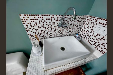 Casa à venda com 136m², 3 quartos e 3 vagas Casa à venda com 136m², 3 quartos e 3 vagasBanheiro 2