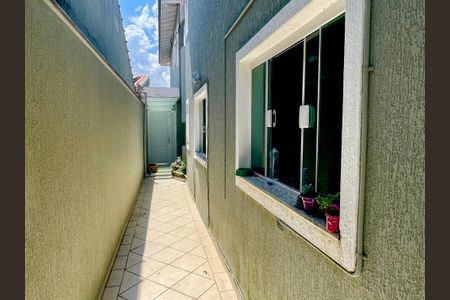 Casa à venda com 136m², 3 quartos e 3 vagas Casa à venda com 136m², 3 quartos e 3 vagasCorredor externo