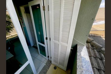 Casa à venda com 136m², 3 quartos e 3 vagas Casa à venda com 136m², 3 quartos e 3 vagasSacada do Quarto 2