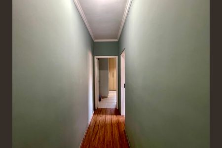 Casa à venda com 136m², 3 quartos e 3 vagas Casa à venda com 136m², 3 quartos e 3 vagascorredor interno