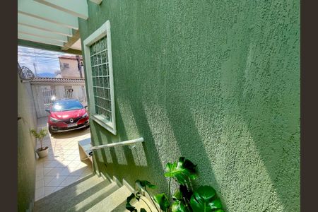 Casa à venda com 136m², 3 quartos e 3 vagas Casa à venda com 136m², 3 quartos e 3 vagasCorredor externo