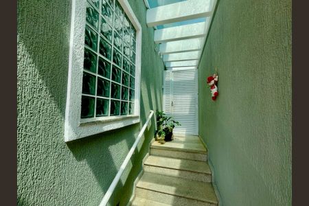 Casa à venda com 136m², 3 quartos e 3 vagas Casa à venda com 136m², 3 quartos e 3 vagasCorredor Externo