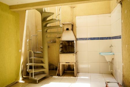 Casa para alugar com 180m², 2 quartos e 3 vagasárea de serviço e churrasqueira