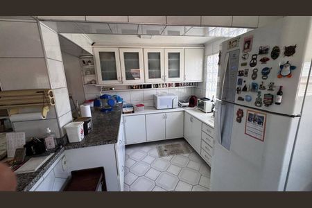 Casa à venda com 3 quartos, 144m² em Parque Fongaro, São Paulo