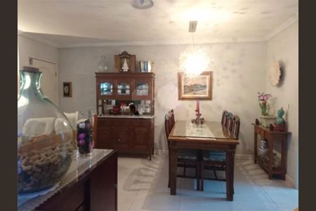 Casa à venda com 3 quartos, 110m² em Vila Alexandria, São Paulo