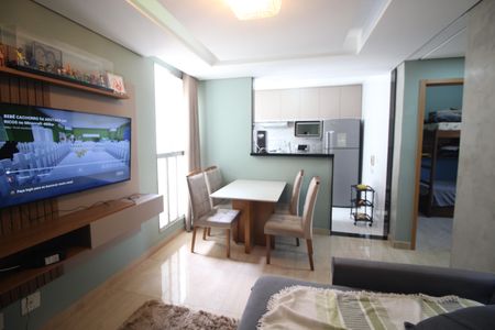 Sala de apartamento à venda com 2 quartos, 47m² em Califórnia, Contagem