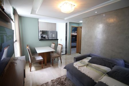 Sala de apartamento à venda com 2 quartos, 47m² em Califórnia, Contagem