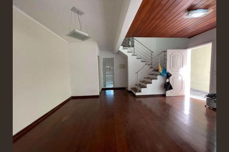 Casa para alugar com 3 quartos, 240m² em Vila Dayse, São Bernardo do Campo
