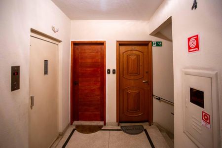 Apartamento à venda com 57m², 2 quartos e 1 vagaHall de entrada