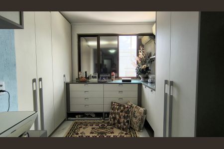 Apartamento à venda com 324m², 4 quartos e 3 vagas Apartamento à venda com 324m², 4 quartos e 3 vagasQuarto 1