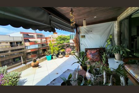 Apartamento à venda com 324m², 4 quartos e 3 vagas Apartamento à venda com 324m², 4 quartos e 3 vagasVaranda