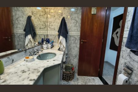 Apartamento à venda com 324m², 4 quartos e 3 vagas Apartamento à venda com 324m², 4 quartos e 3 vagasBanheiro Social 1