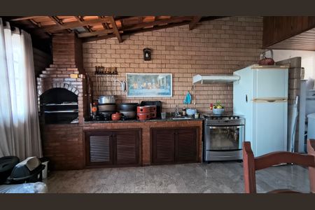 Apartamento à venda com 324m², 4 quartos e 3 vagas Apartamento à venda com 324m², 4 quartos e 3 vagasCobertura