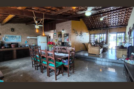 Apartamento à venda com 324m², 4 quartos e 3 vagas Apartamento à venda com 324m², 4 quartos e 3 vagasCobertura