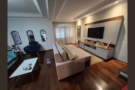 Casa à venda com 4 quartos, 199m² em Campo Belo, São Paulo