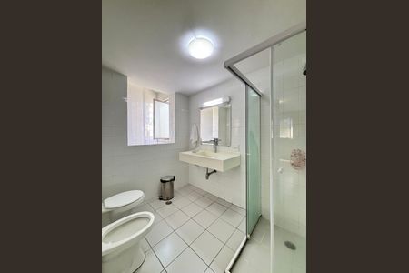 Apartamento à venda com 134m², 3 quartos e 1 vaga Apartamento à venda com 134m², 3 quartos e 1 vagaBanheiro da Suíte