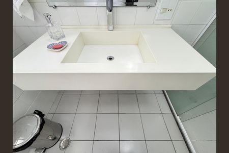 Apartamento à venda com 134m², 3 quartos e 1 vaga Apartamento à venda com 134m², 3 quartos e 1 vagaBanheiro da Suíte