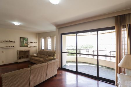 Apartamento para alugar com 200m², 3 quartos e 3 vagas Apartamento para alugar com 200m², 3 quartos e 3 vagasSala