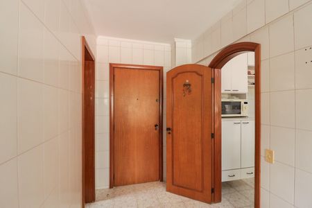 Apartamento para alugar com 200m², 3 quartos e 3 vagas Apartamento para alugar com 200m², 3 quartos e 3 vagasÁrea de Serviço e Banheiro de Serviço
