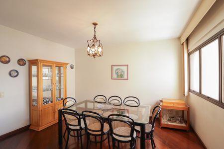 Apartamento para alugar com 200m², 3 quartos e 3 vagas Apartamento para alugar com 200m², 3 quartos e 3 vagasSala