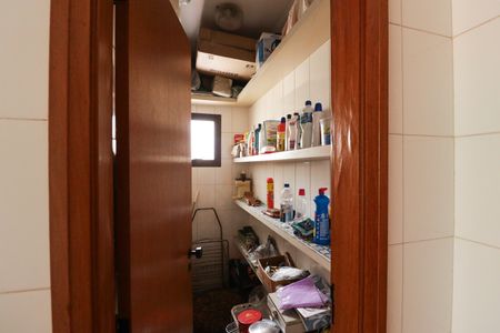 Apartamento para alugar com 200m², 3 quartos e 3 vagas Apartamento para alugar com 200m², 3 quartos e 3 vagasÁrea de Serviço e Banheiro de Serviço