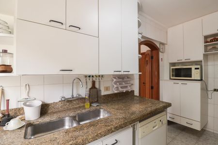 Apartamento para alugar com 200m², 3 quartos e 3 vagas Apartamento para alugar com 200m², 3 quartos e 3 vagasCozinha